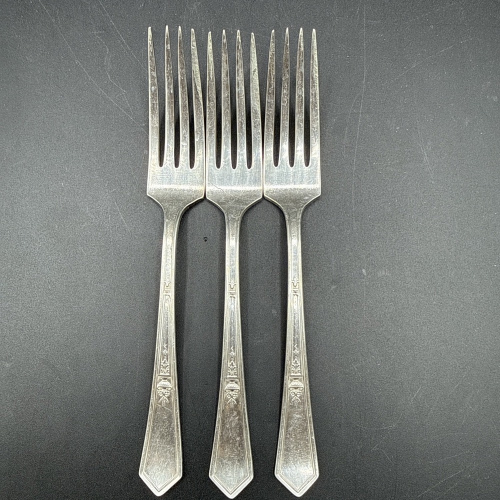 Vintage Rogers R.C. Co. LA TOURAINE Silverplate Dinner Forks‎ 1920 Set of 3